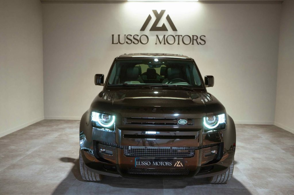 LAND-ROVER Defender 2.0 D240 SD4 HSE Auto 4WD 5p