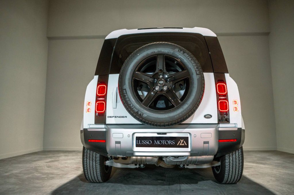 LAND-ROVER Defender 3.0 D200 SE 90 Auto 4WD MHEV 3p