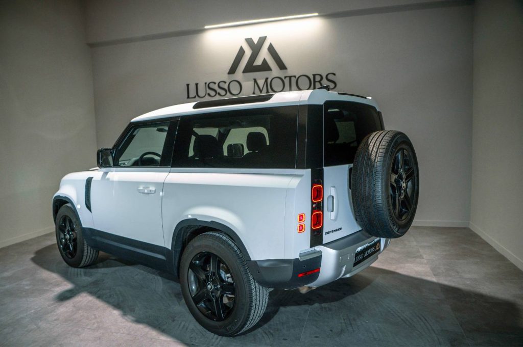 LAND-ROVER Defender 3.0 D200 SE 90 Auto 4WD MHEV 3p