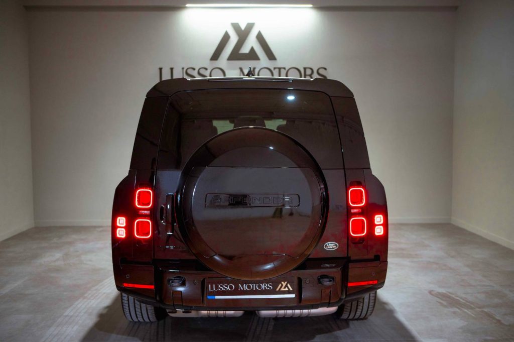 LAND-ROVER Defender 2.0 D240 SD4 HSE Auto 4WD 5p