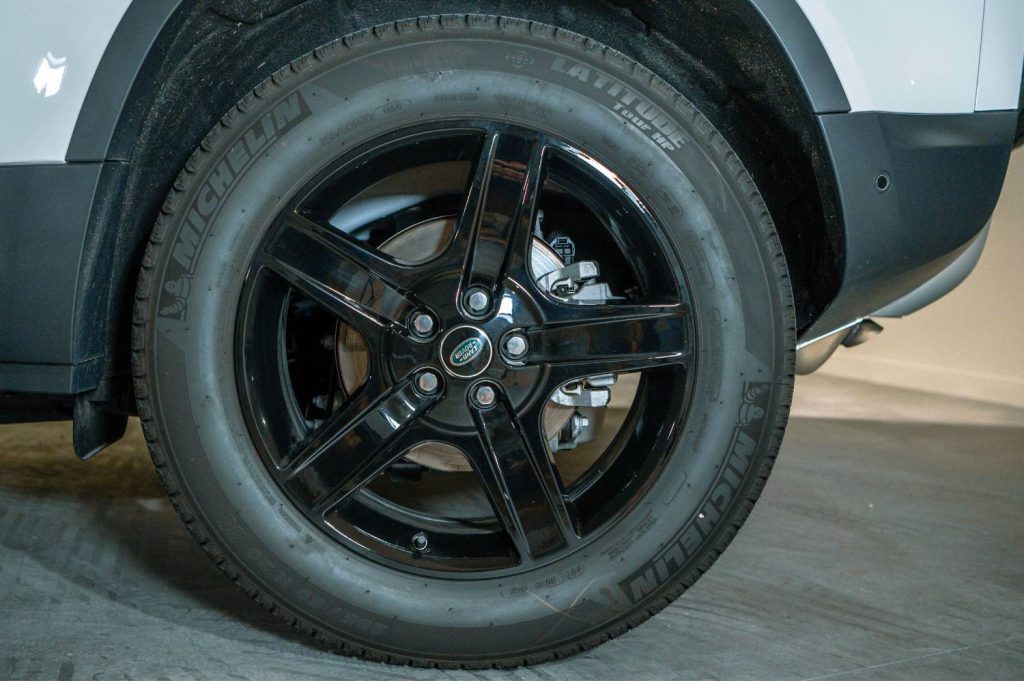 LAND-ROVER Defender 3.0 D200 SE 90 Auto 4WD MHEV 3p