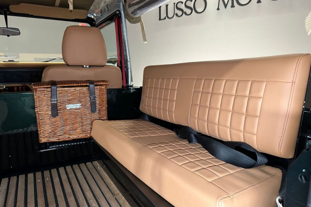 LAND-ROVER Defender 90 2.5 TDI SOFT TOP