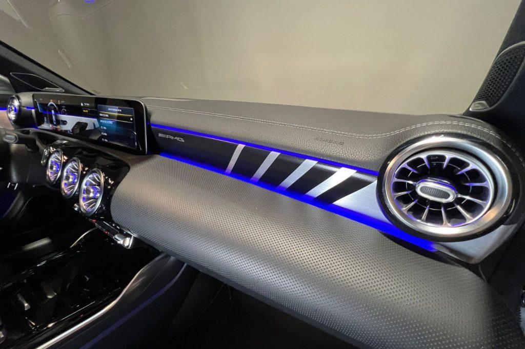 MERCEDES-BENZ CLA MercedesAMG S 45 4MATIC 4p