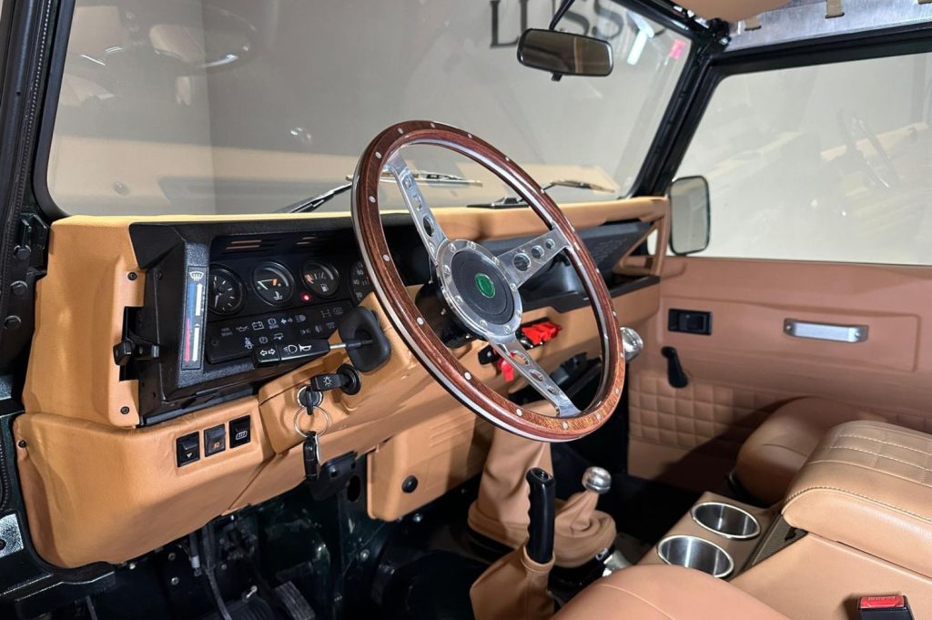 LAND-ROVER Defender 90 2.5 TDI SOFT TOP