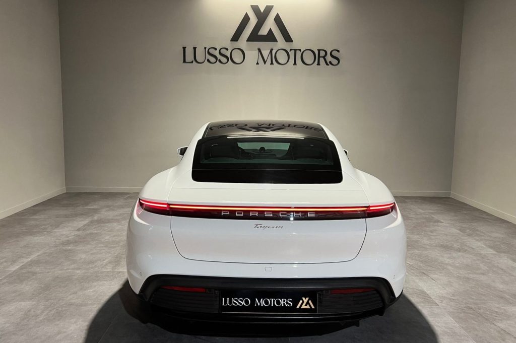 PORSCHE Taycan 4p