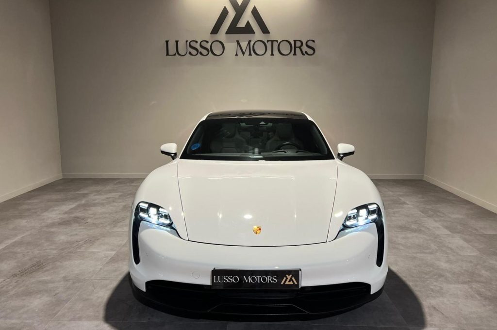 PORSCHE Taycan 4p