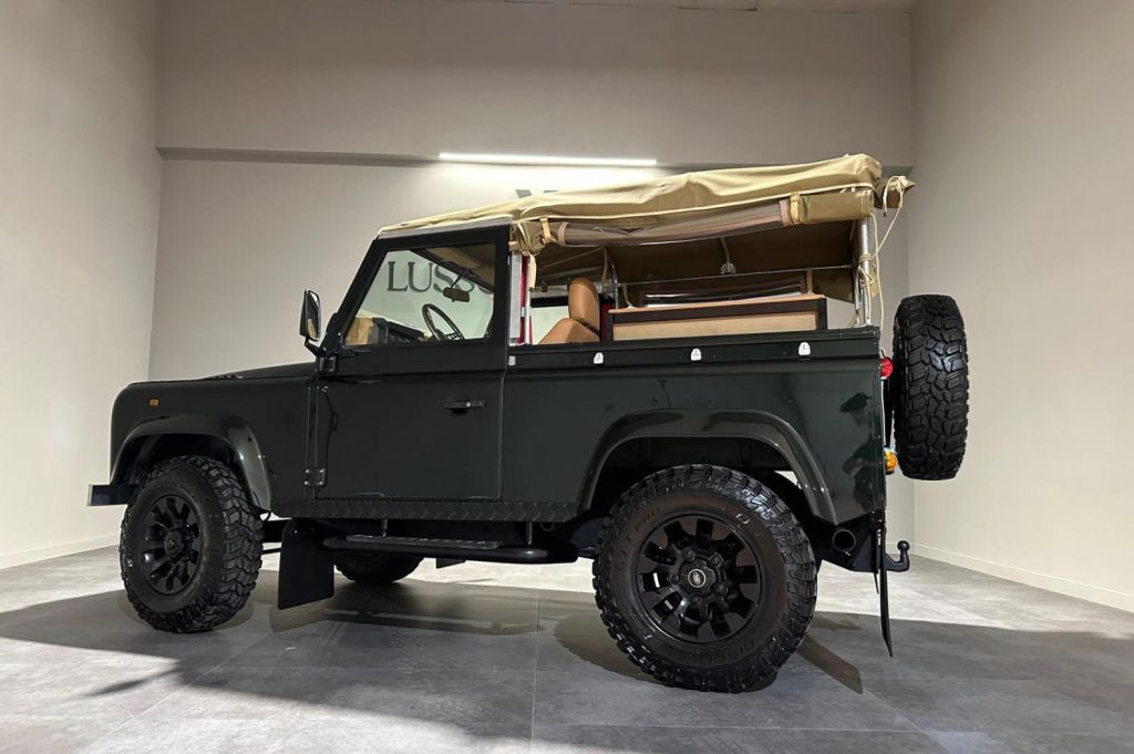 LAND-ROVER Defender 90 2.5 TDI SOFT TOP