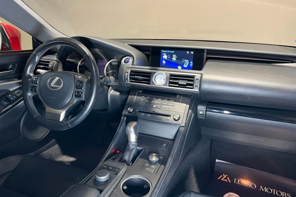 LEXUS RC 2.5 RC 300h Executive