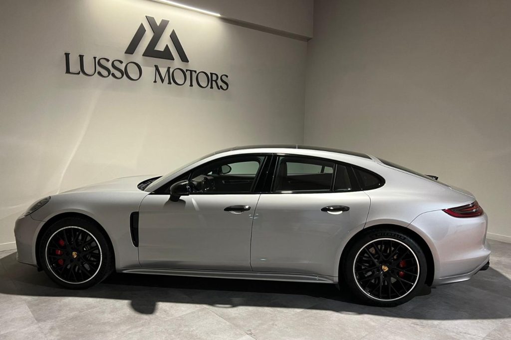 PORSCHE Panamera Turbo 5p