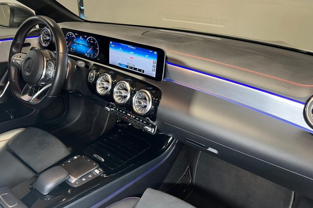 MERCEDES-BENZ CLA 200 D DCT 4p