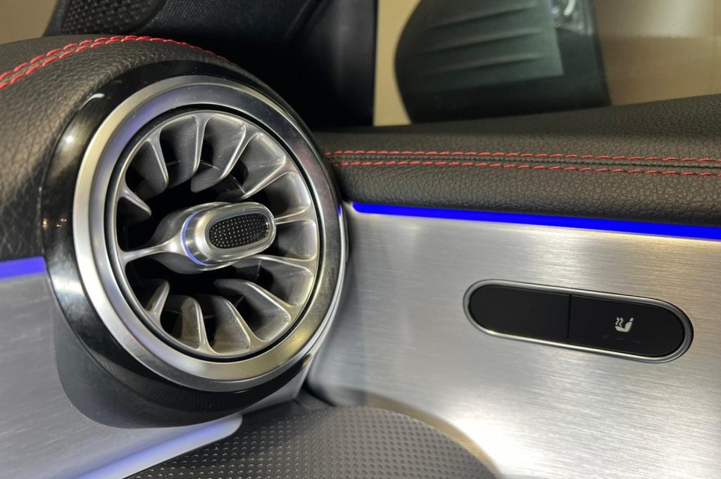 MERCEDES-BENZ CLA 200 D DCT 4p