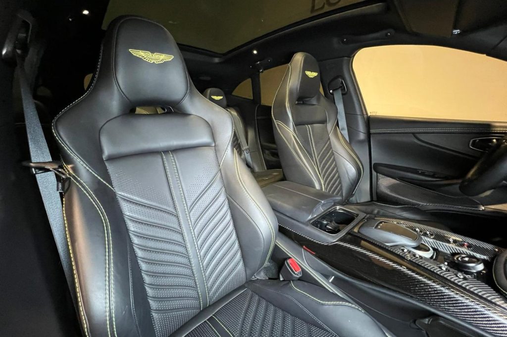 Aston Martin DBX 707