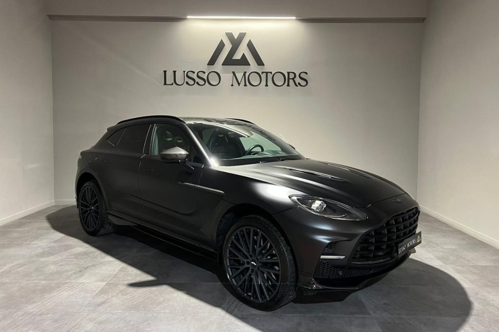 Aston Martin DBX 707
