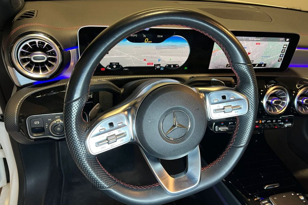 MERCEDES-BENZ CLA 200 D DCT 4p