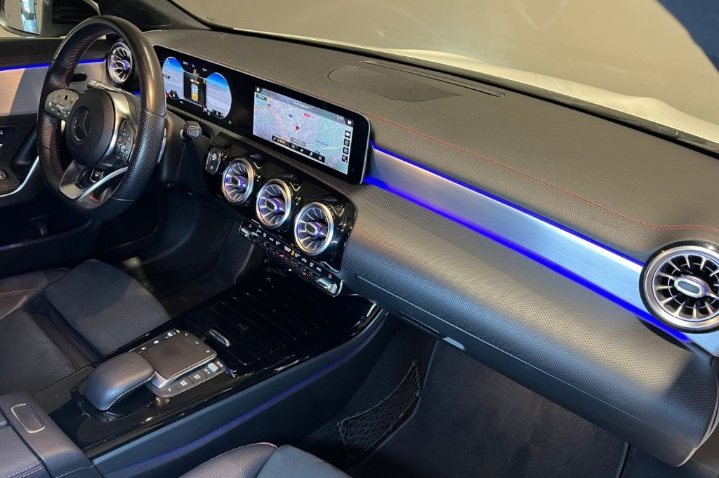 MERCEDES-BENZ CLA 200 D DCT 4p