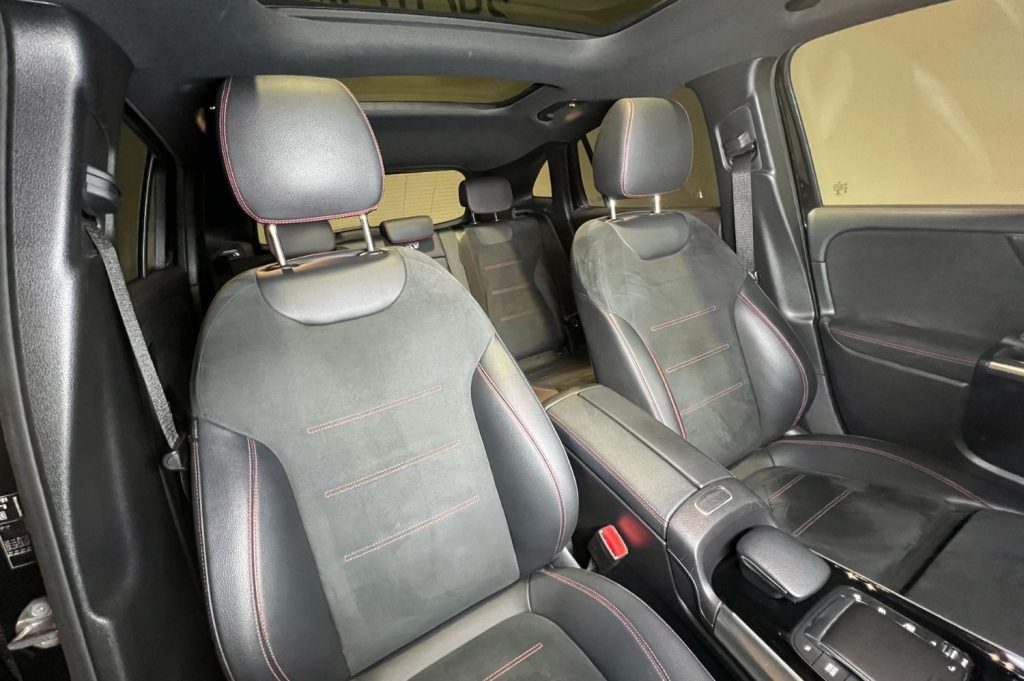 MERCEDES-BENZ GLA 200 D 5p