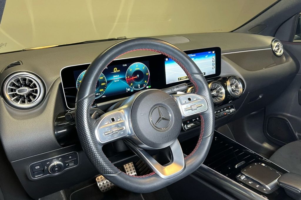 MERCEDES-BENZ GLA 200 D 5p