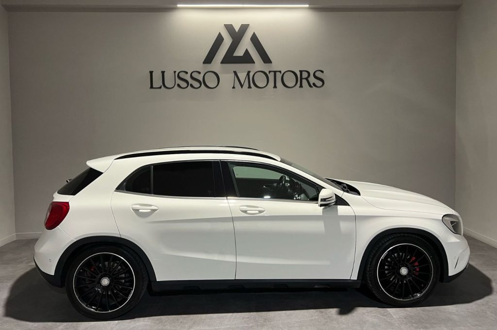 MERCEDES-BENZ Clase GLA 200 Urban 5p