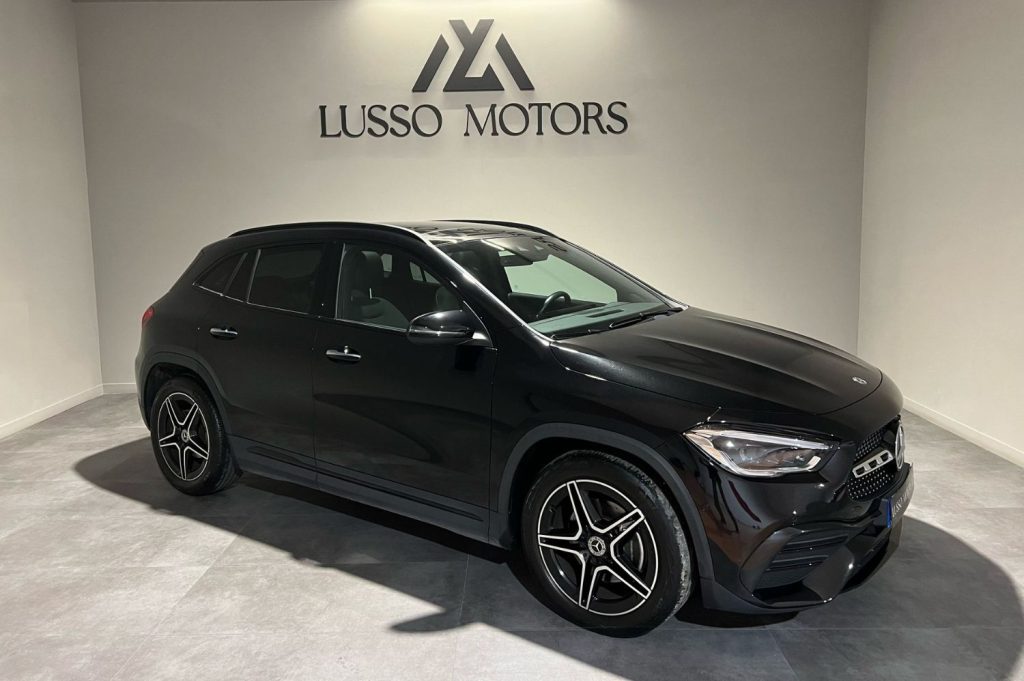 MERCEDES-BENZ GLA 200 D 5p