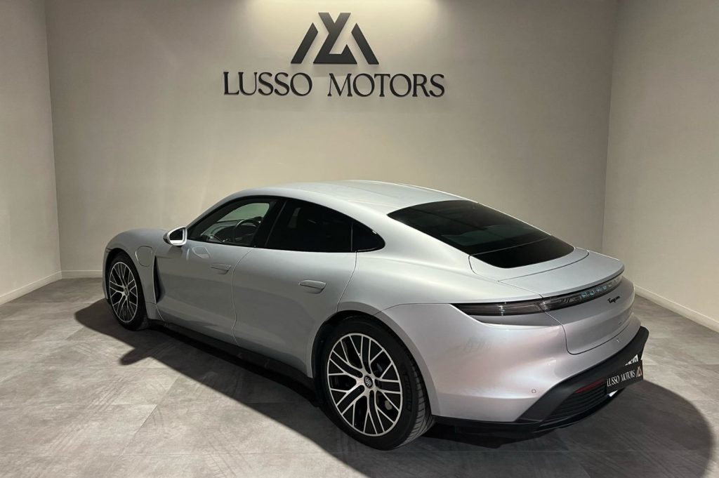 PORSCHE Taycan 4p