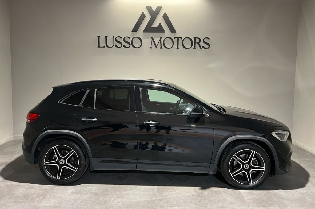 MERCEDES-BENZ GLA 200 D 5p