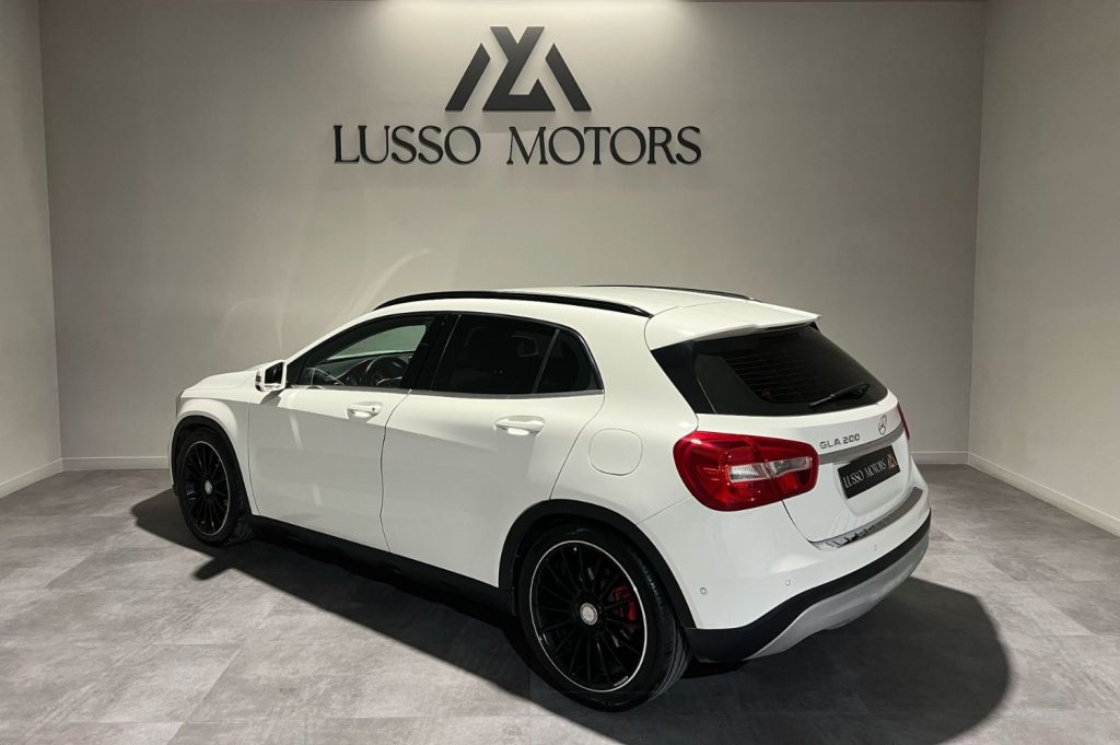 MERCEDES-BENZ Clase GLA 200 Urban 5p