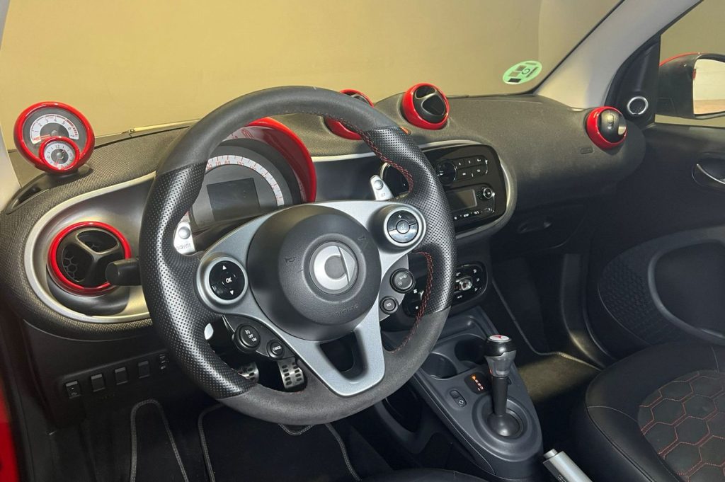 SMART Fortwo 0.9 66kW 90CV USHUAIA LIM. EDIT COUPE 3p