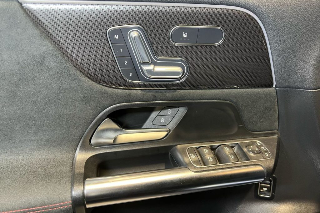 MERCEDES-BENZ GLA 200 D 5p