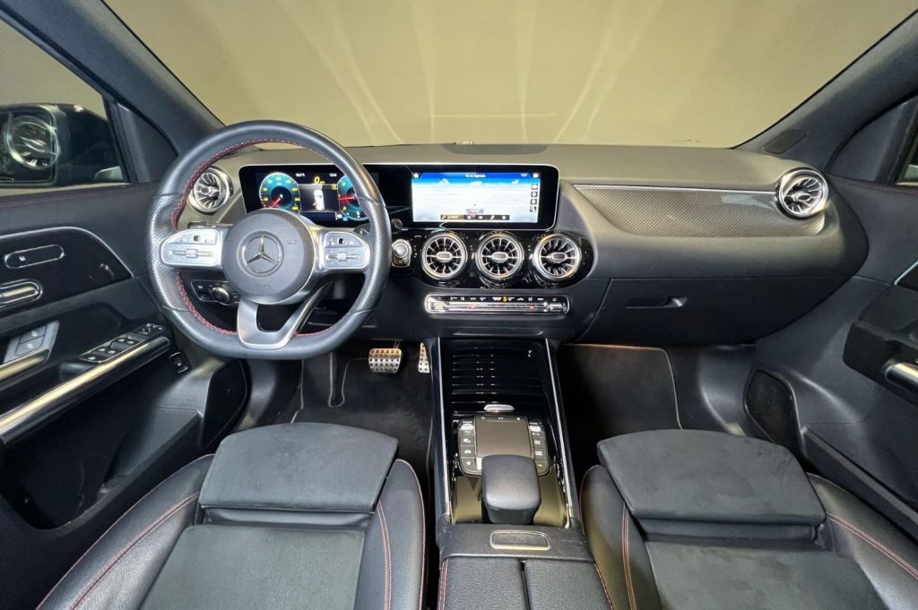 MERCEDES-BENZ GLA 200 D 5p