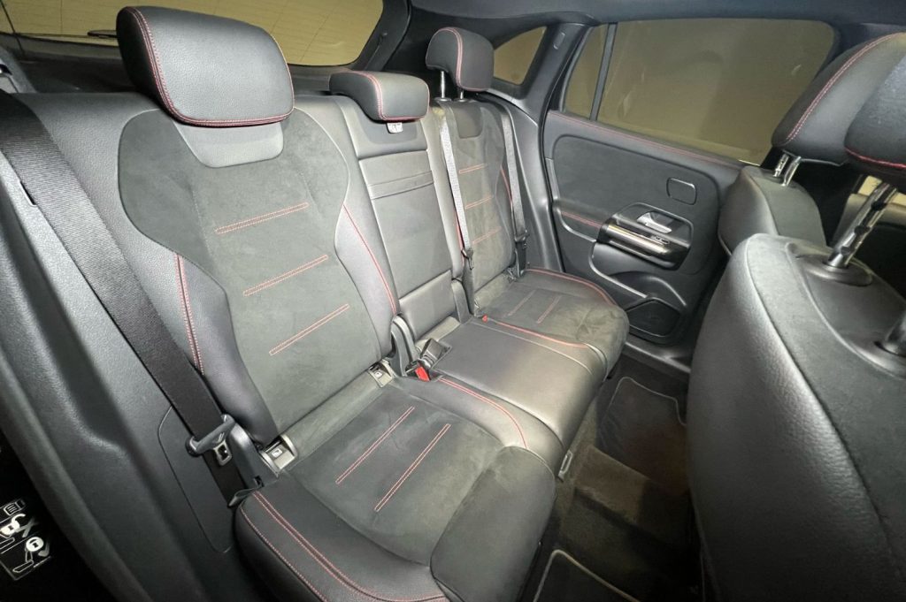 MERCEDES-BENZ GLA 200 D 5p