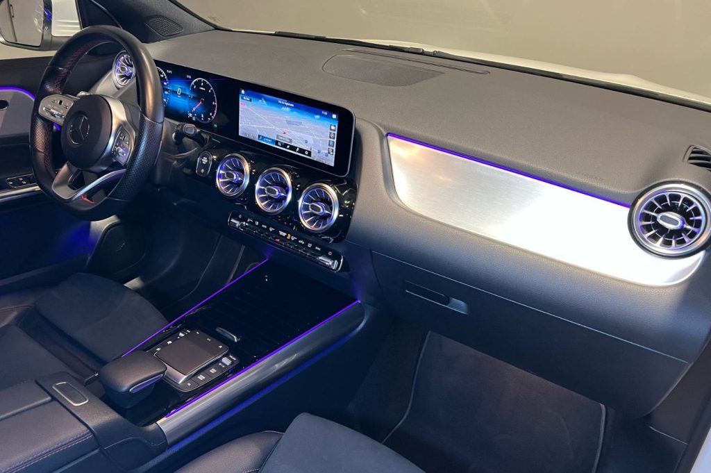 MERCEDES-BENZ GLA 200 D 5p