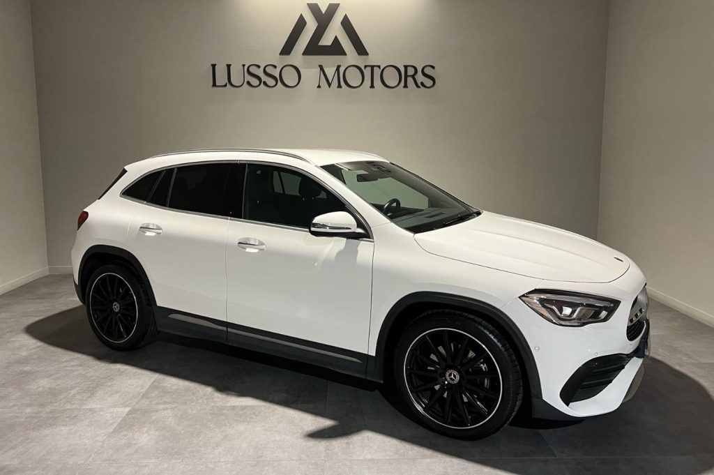 MERCEDES-BENZ GLA 200 D 5p