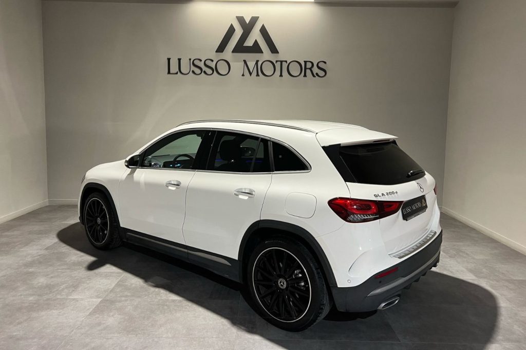 MERCEDES-BENZ GLA 200 D 5p