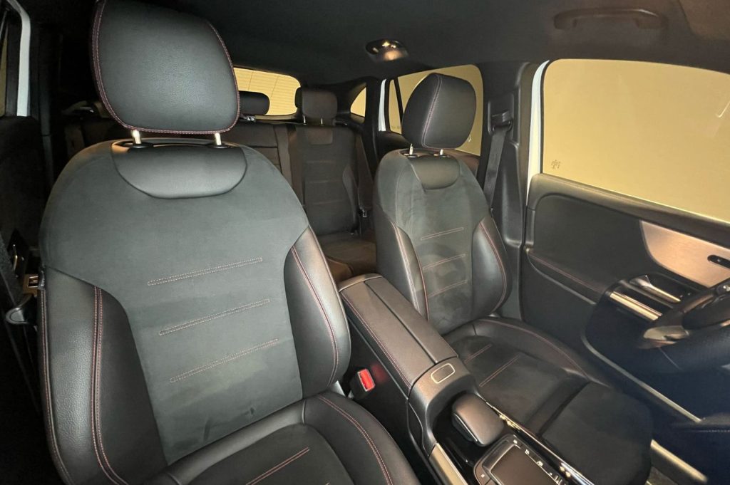 MERCEDES-BENZ GLA 200 D 5p