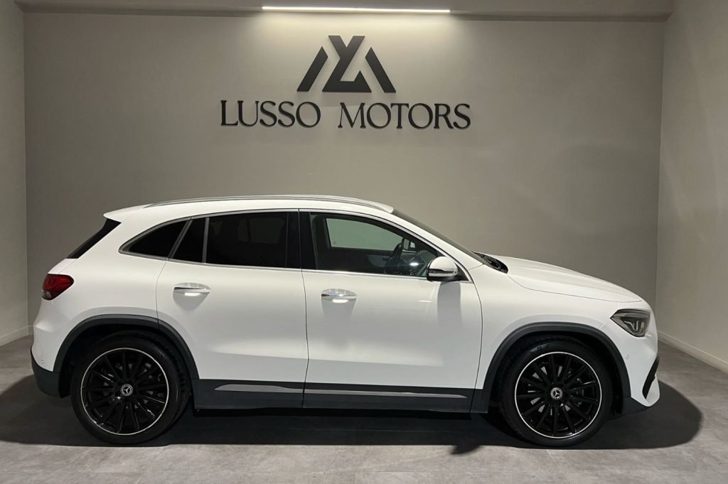 MERCEDES-BENZ GLA 200 D 5p