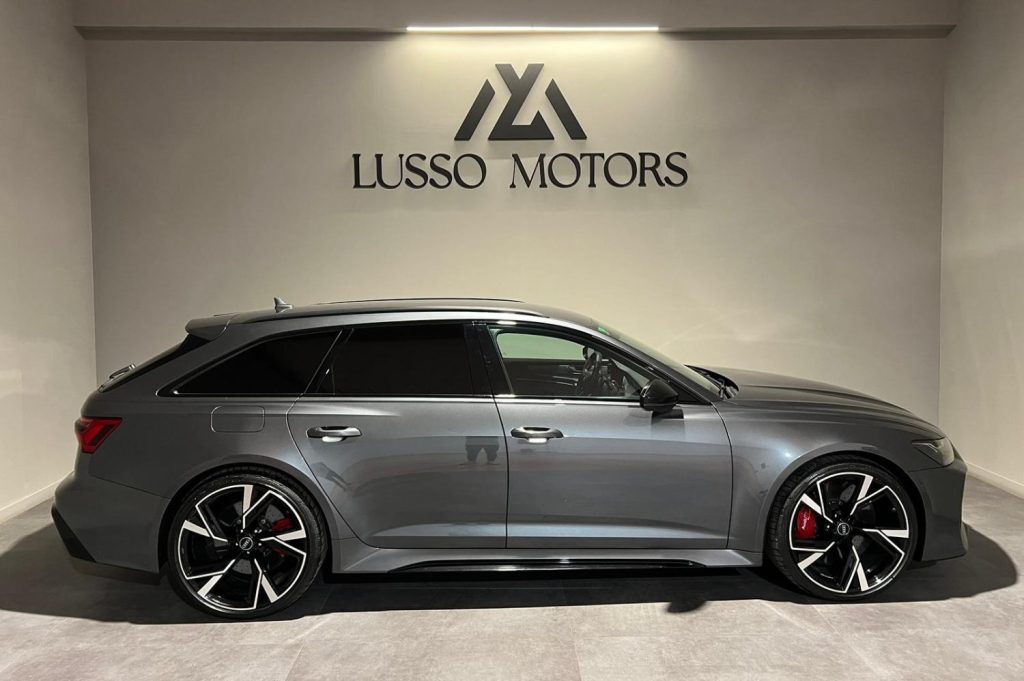 AUDI A6 RS 6 Avant TFSI quattro 5p