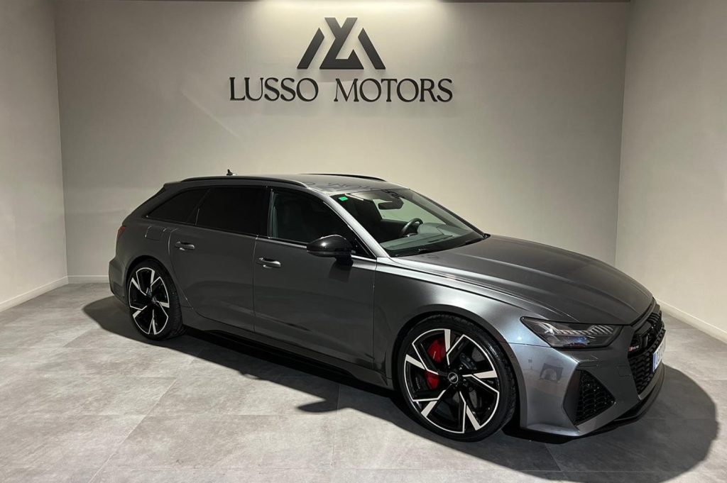 AUDI A6 RS 6 Avant TFSI quattro 5p