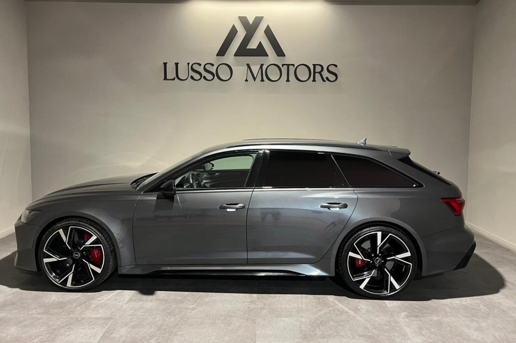 AUDI A6 RS 6 Avant TFSI quattro 5p