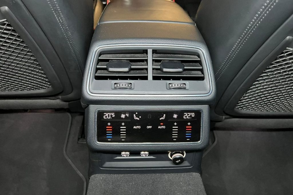 AUDI A6 RS 6 Avant TFSI quattro 5p