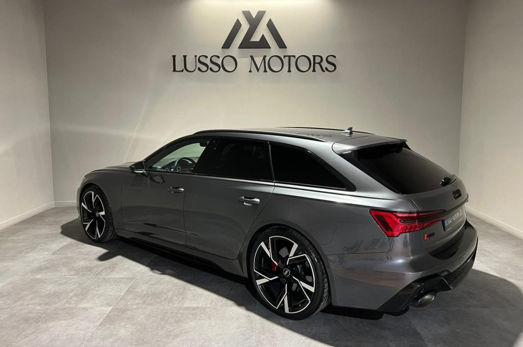 AUDI A6 RS 6 Avant TFSI quattro 5p