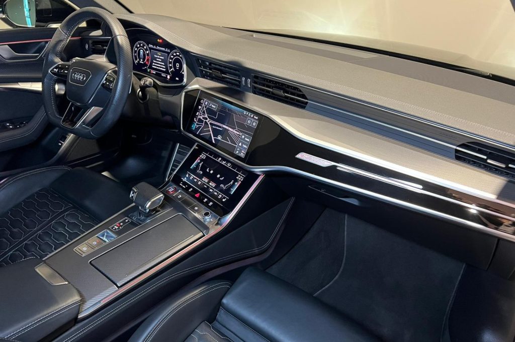 AUDI A6 RS 6 Avant TFSI quattro 5p