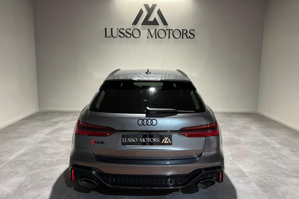 AUDI A6 RS 6 Avant TFSI quattro 5p