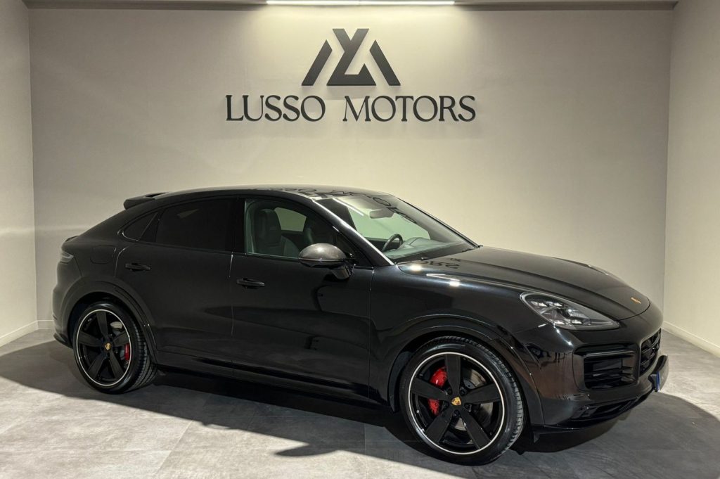 PORSCHE Cayenne Coupé GTS 5p