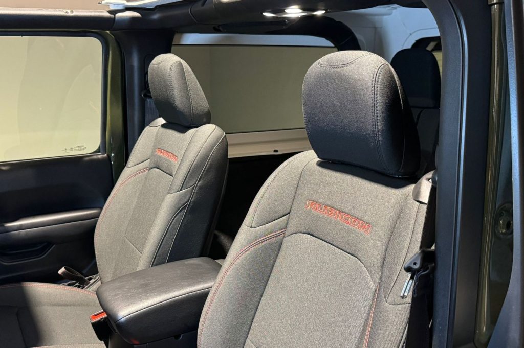 JEEP Wrangler 2.0T GME Rubicon 8ATX E6D 3p