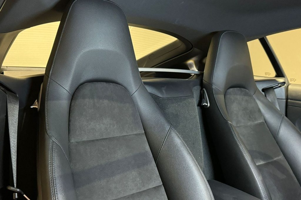 PORSCHE 718 Cayman 3p