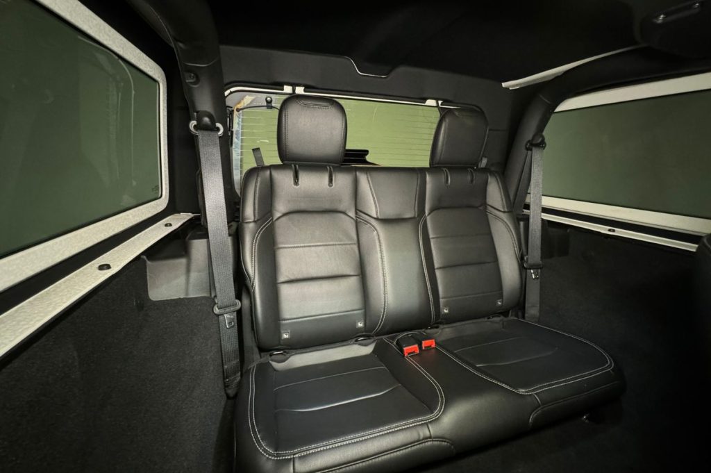 JEEP Wrangler 2.2 CRD Sahara 8ATX E6D 3p