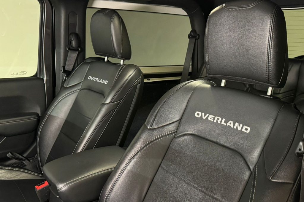 JEEP Wrangler 2.2 CRD Sahara 8ATX E6D 3p