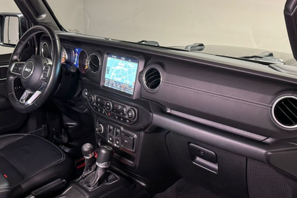 JEEP Wrangler 2.2 CRD Sahara 8ATX E6D 3p