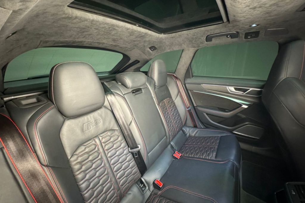 AUDI A6 RS 6 Avant TFSI quattro 5p