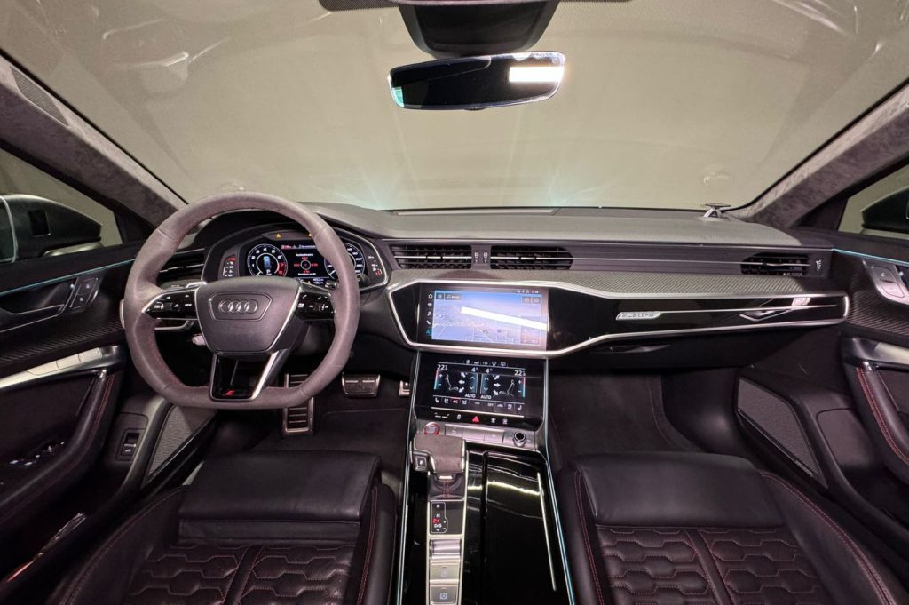 AUDI A6 RS 6 Avant TFSI quattro 5p